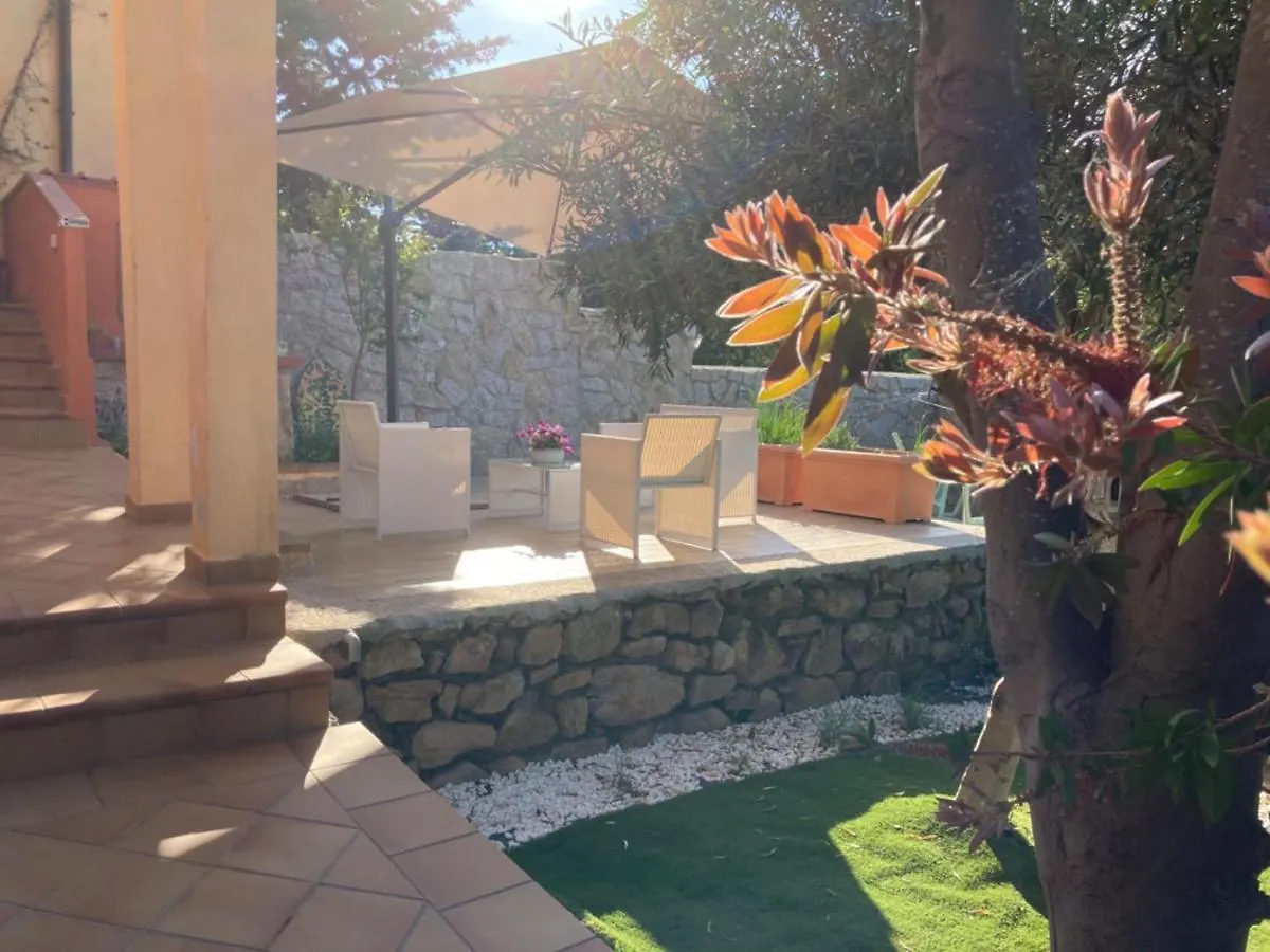 Maison d'hôtes Villa le Bougainvillea La Maddalena