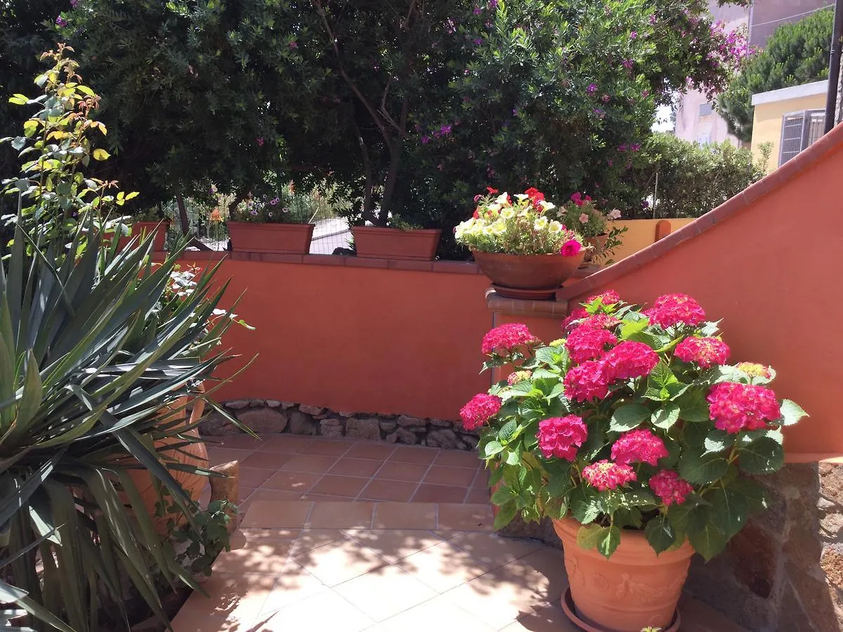 Villa le Bougainvillea La Maddalena  0*, La Maddalena (Sassari)